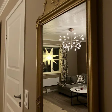 Lys, Koselig Og Sentrumsnaer I Stille Villastrok! Tromsø