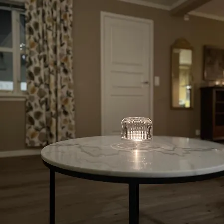 Lys, Koselig Og Sentrumsnaer I Stille Villastrok!