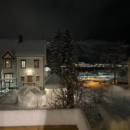 Cozy Northern Light Apartment *