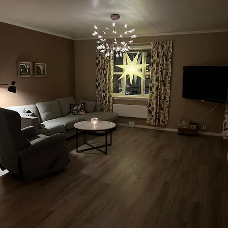 Lys, Koselig Og Sentrumsnaer I Stille Villastrok! Tromsø