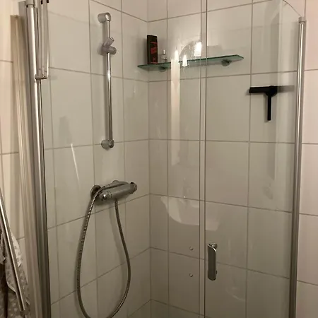 Lys, Koselig Og Sentrumsnaer I Stille Villastrok! * Tromsø