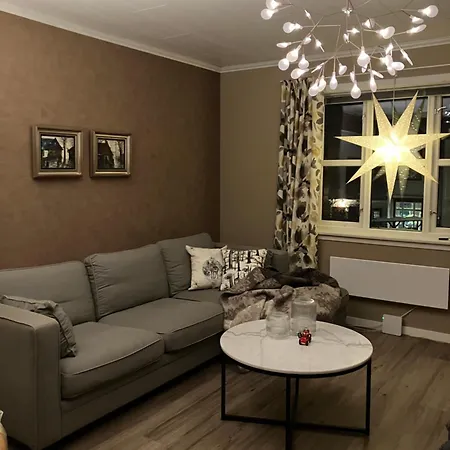 Lys, Koselig Og Sentrumsnaer I Stille Villastrok! Appartamento *