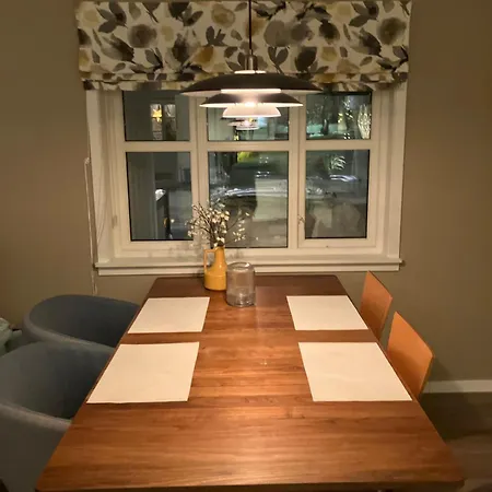 Appartamento Lys, Koselig Og Sentrumsnaer I Stille Villastrok!